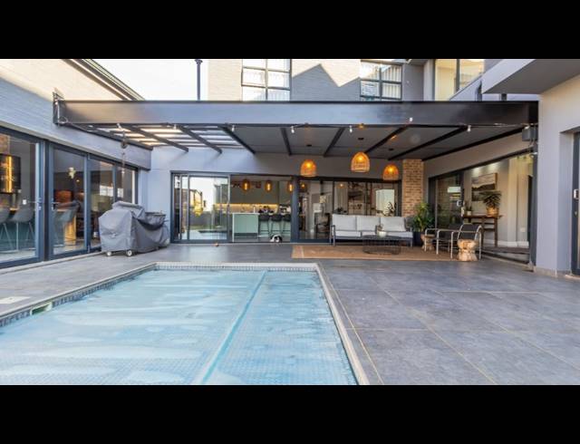 5 BEDROOM FREEHOLD FOR SALE IN MIDSTREAM HEIGHTS